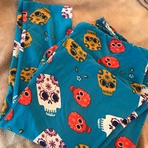 Lularoe sugar skull leggings